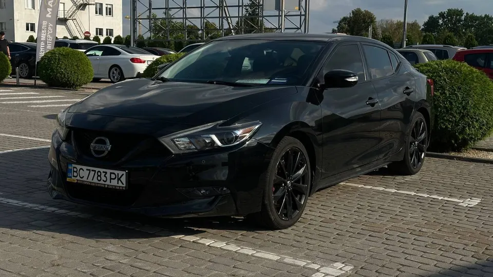 Nissan MAXIMA