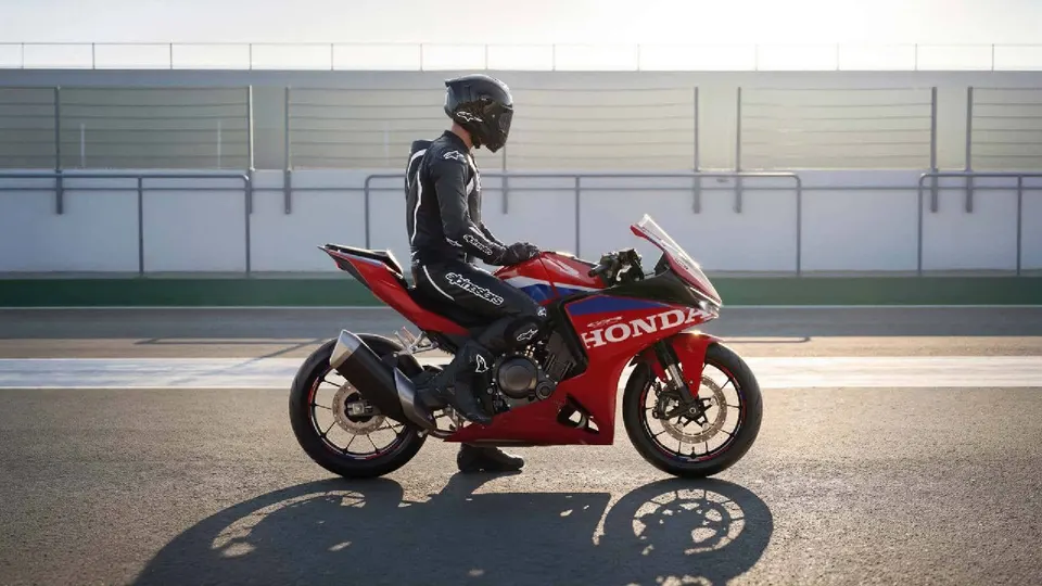 Honda представила новий CBR500R Four — фото 7