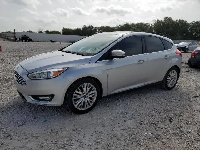 Ford FOCUS TITANIUM