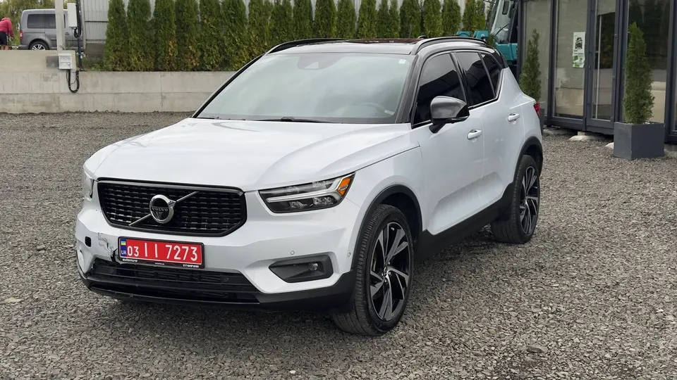 Volvo XC40 T5 R-DESIGN