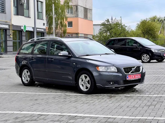 Volvo V50