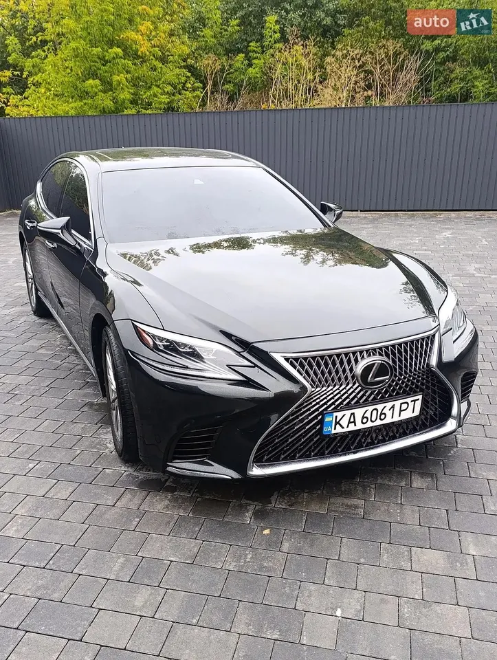 Lexus LS