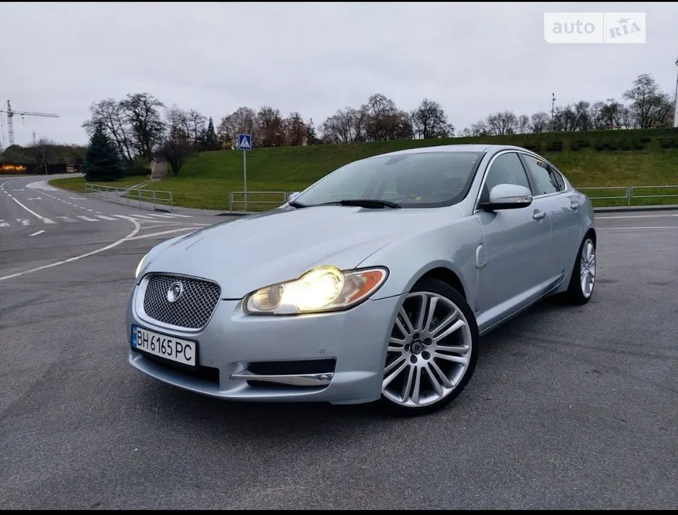 Jaguar XF