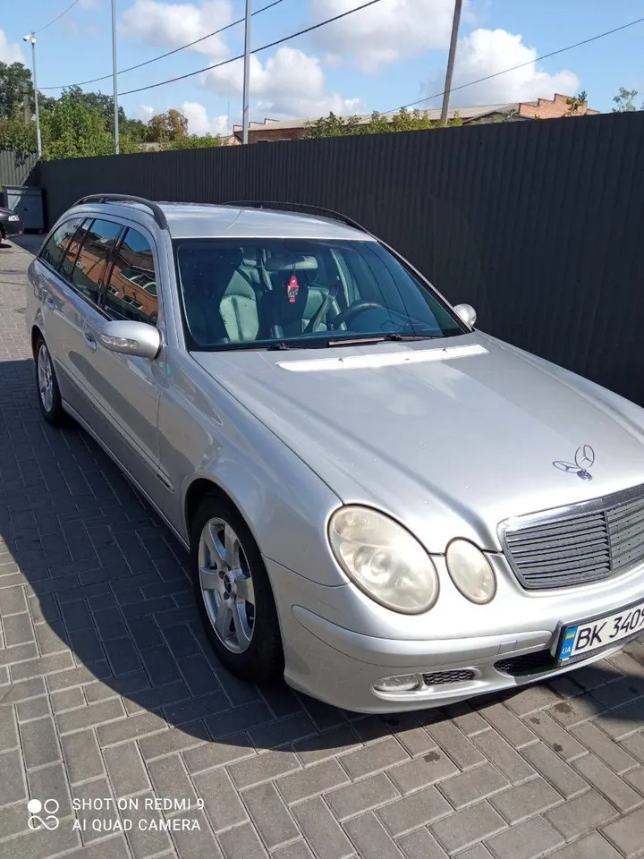 Mercedes-Benz E 200