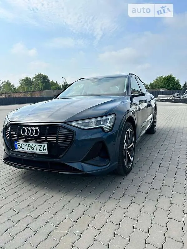 Audi e-tron