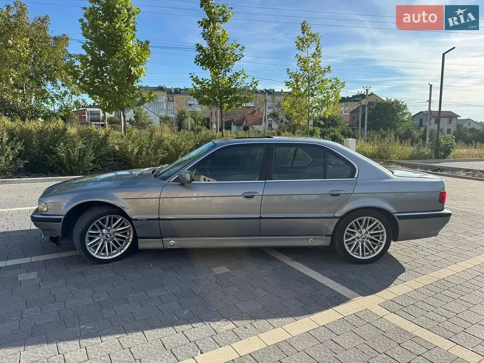 BMW 7 Series — фото 2