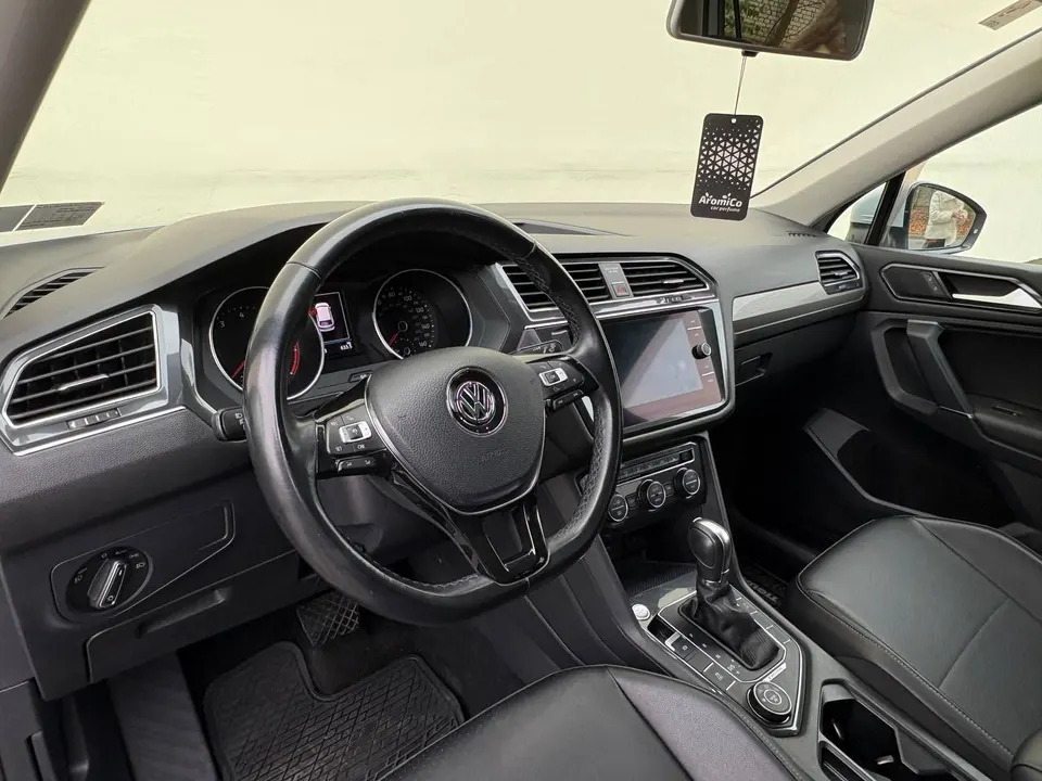 Volkswagen Tiguan — фото 8