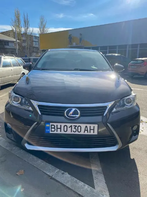 Lexus CT200h