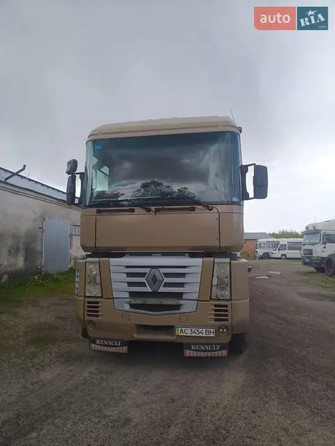 Renault Magnum