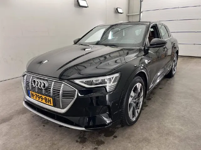 Audi E-Tron 55