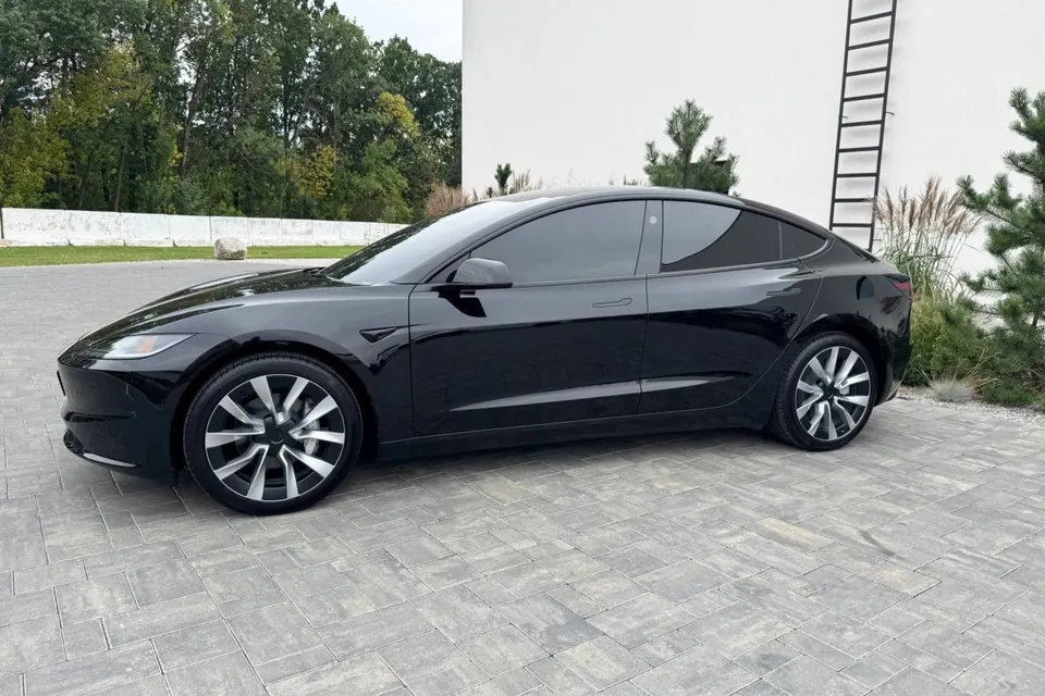 Tesla Model 3 Highland — фото 2