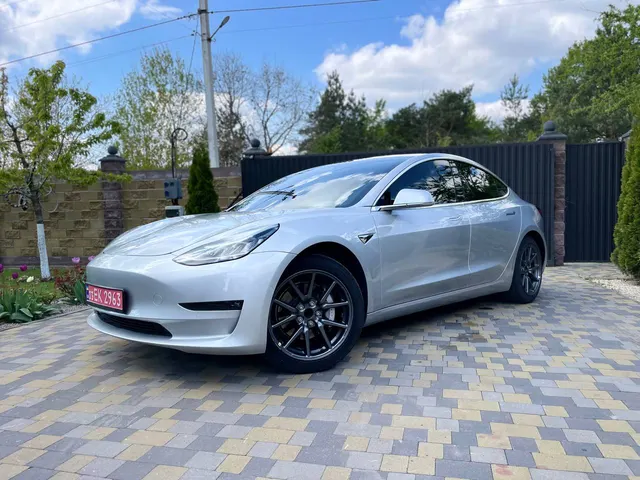 Tesla Model 3 Long Range
