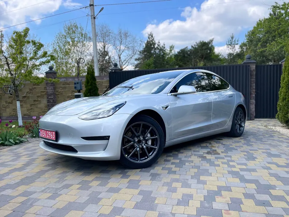 Tesla Model 3 Long Range