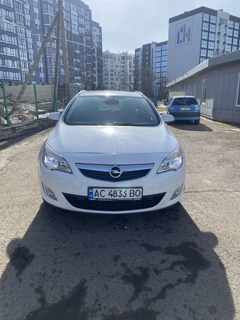 Opel astra j