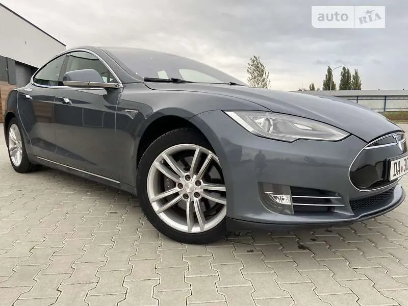 Tesla Model S