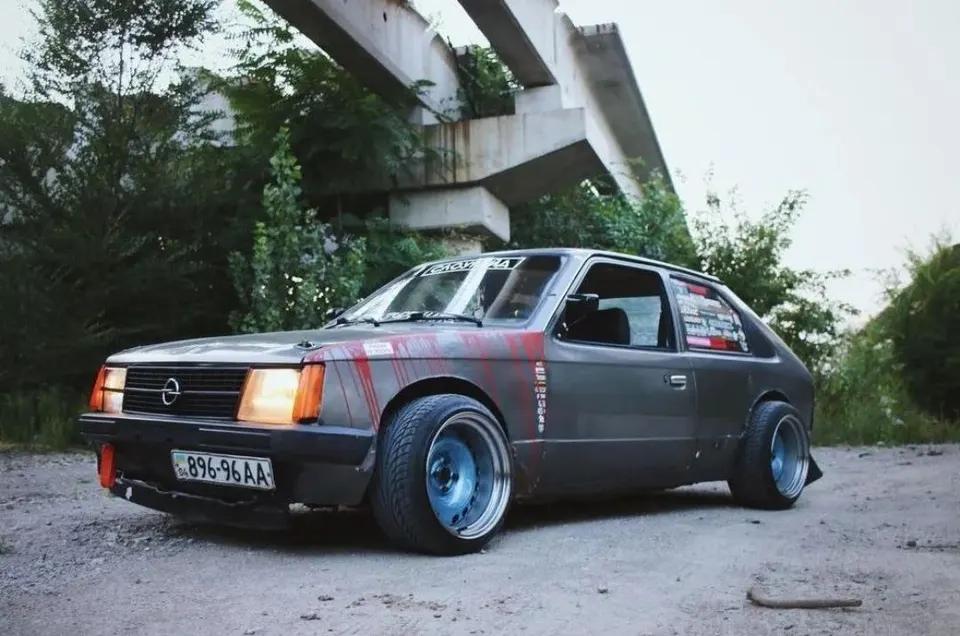 Opel Kadett D Stance