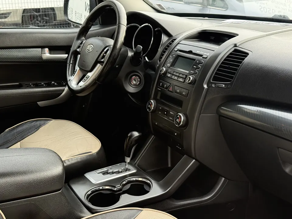 Kia Sorento — фото 5