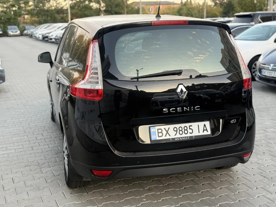 Renault Scenic — фото 7