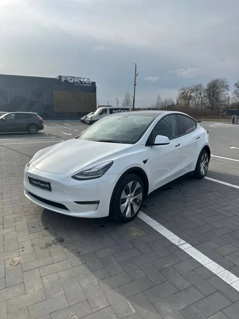 Tesla MODEL Y Long Range