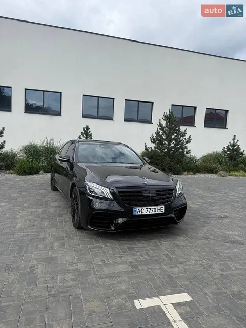 Mercedes-Benz S-Class