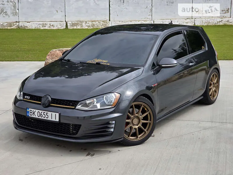 Volkswagen Golf GTI
