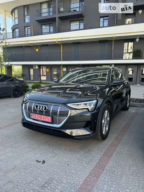 Audi e-tron