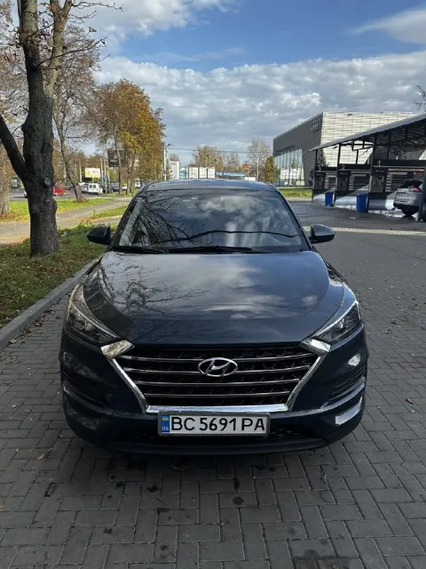 Hyundai Tucson SE