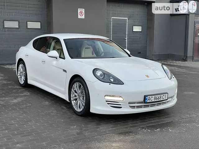 Porsche Panamera 4S