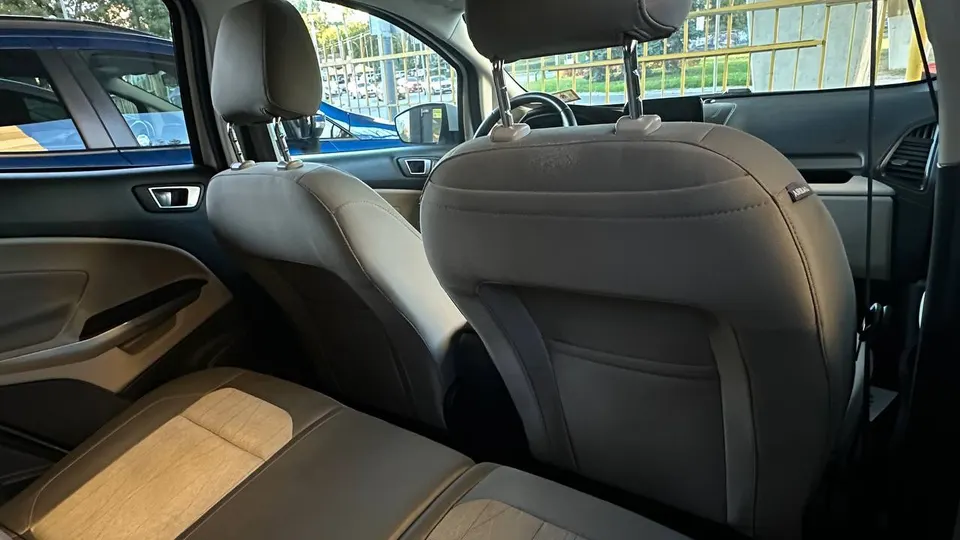 Ford EcoSport — фото 9