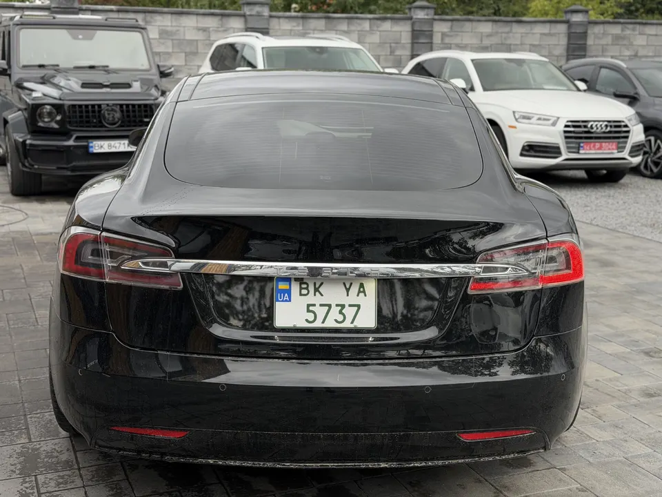 Tesla Model S — фото 5