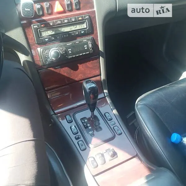 Mercedes-Benz E 270