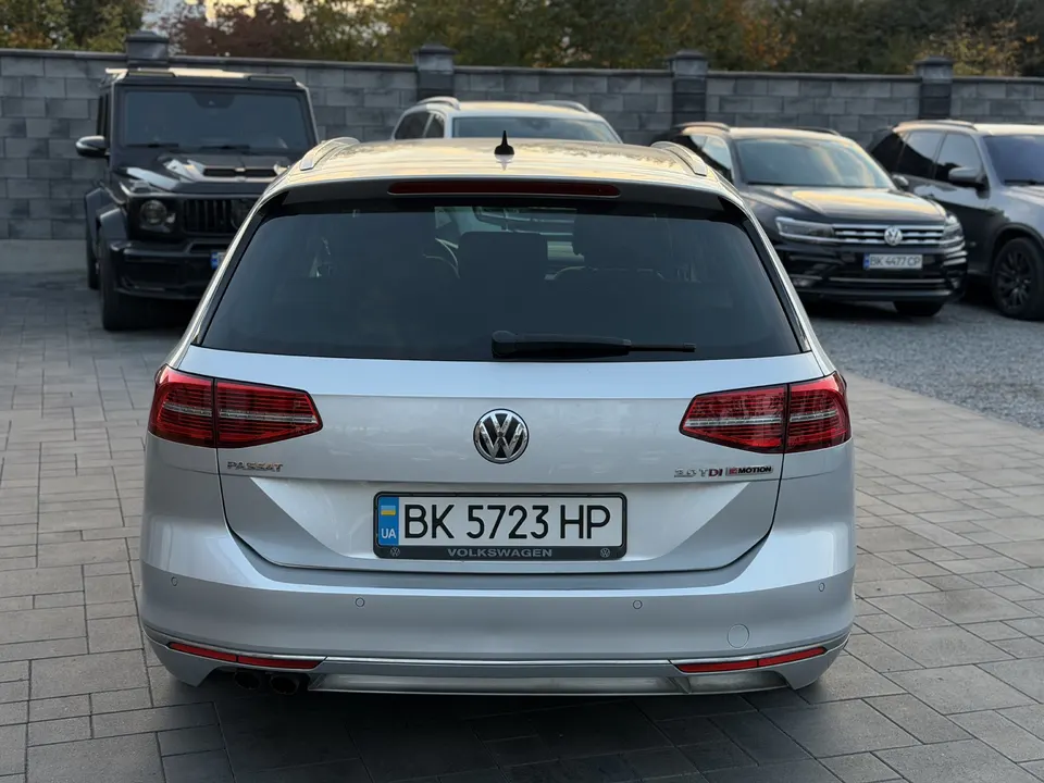 Volkswagen Passat — фото 5