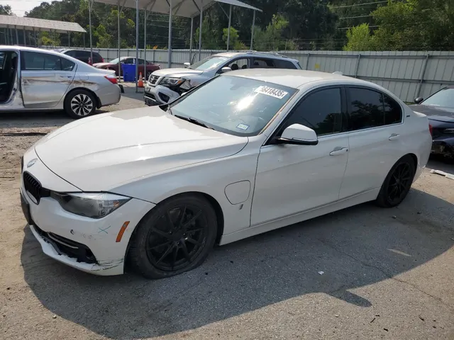 BMW 330E PLUG-IN HYBRID