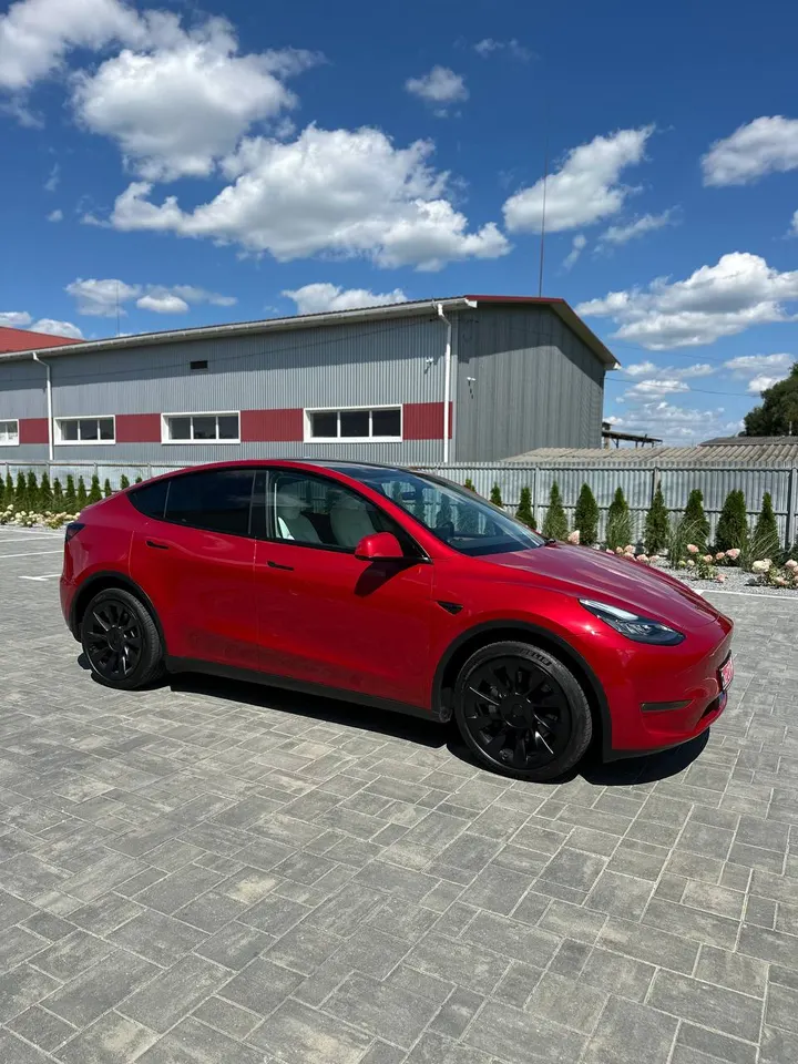 Tesla Model Y Long Range