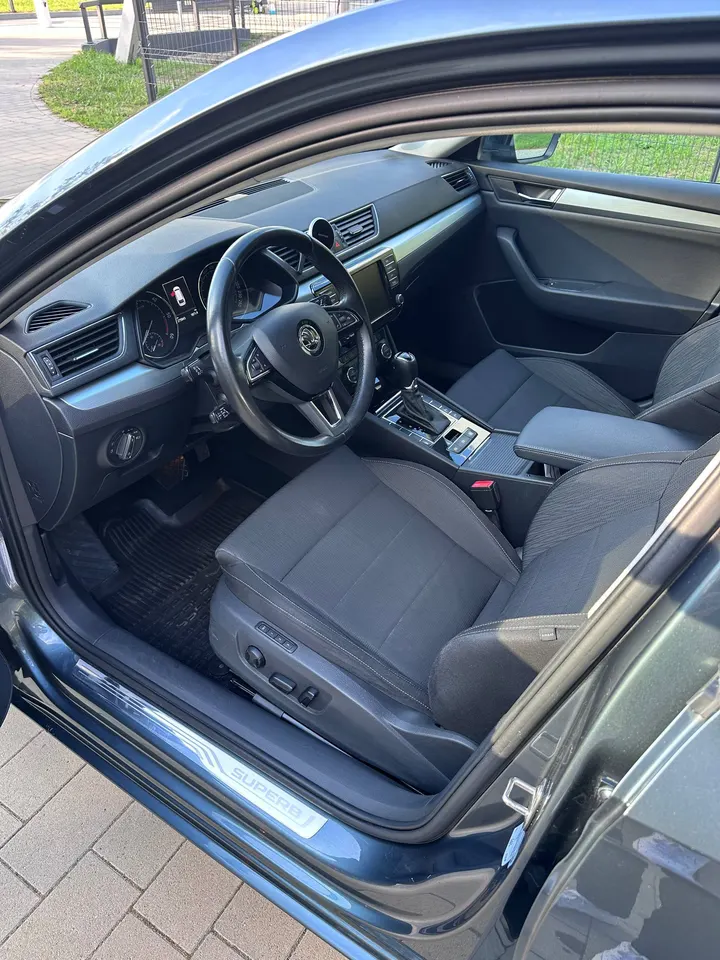 Skoda Superb — фото 9