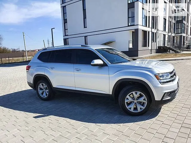 Volkswagen Atlas SE