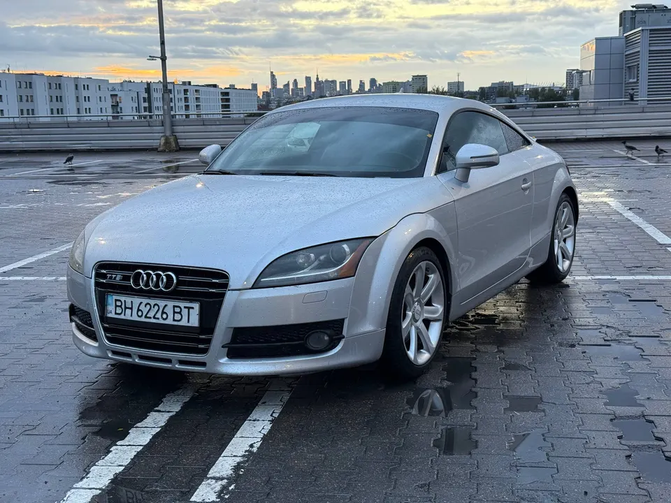 Audi TT 8J — фото 1