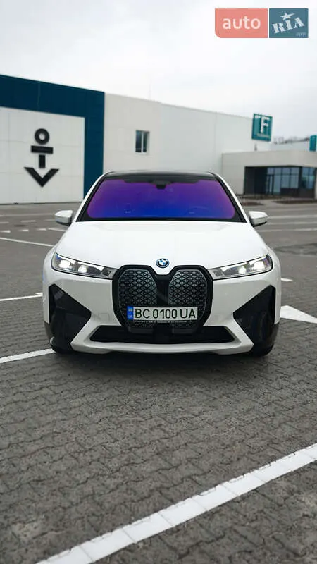 BMW iX
