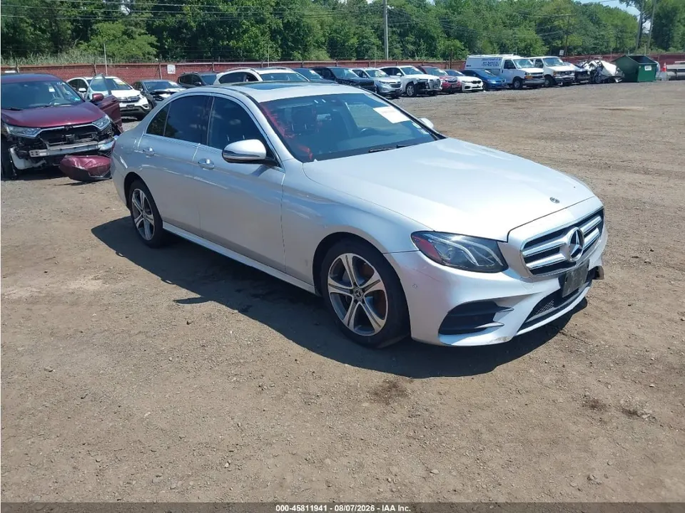 Mercedes-Benz E 300 4MATIC AMG