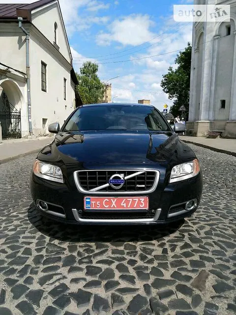 Volvo V70 D4 2013. Свіжопригнаний