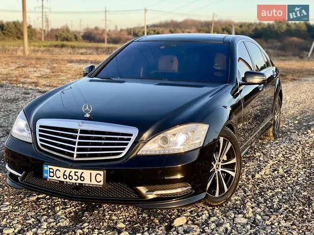 Mercedes-Benz S-Class
