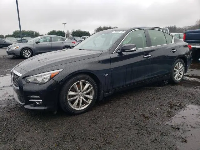 Infiniti Q50 PREMIUM