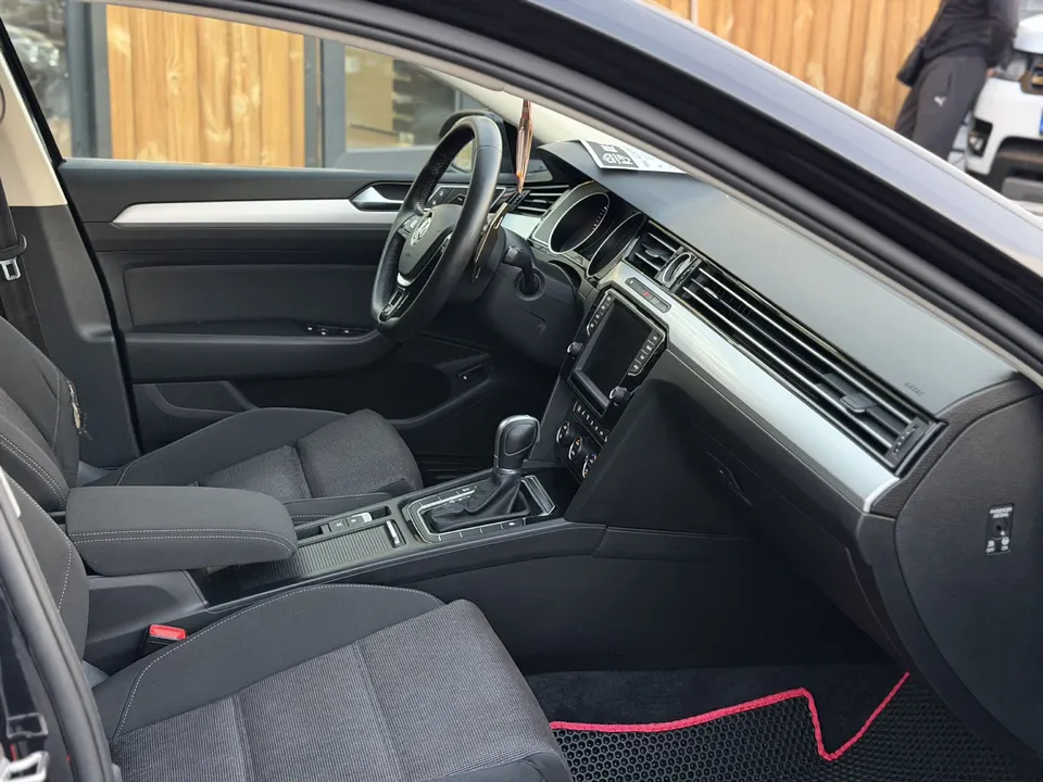 Volkswagen Passat — фото 8