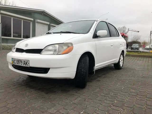 Toyota Echo