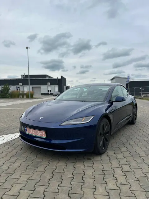 Tesla Model 3 RWD