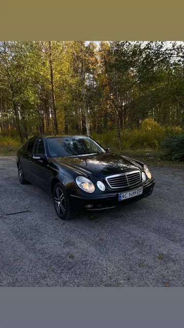 Mercedes-Benz W211