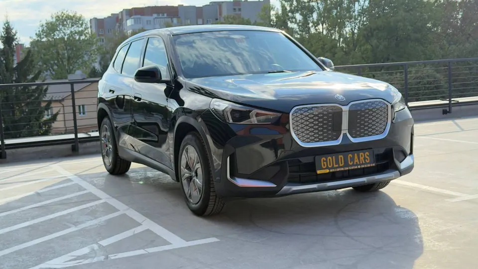 BMW I X1