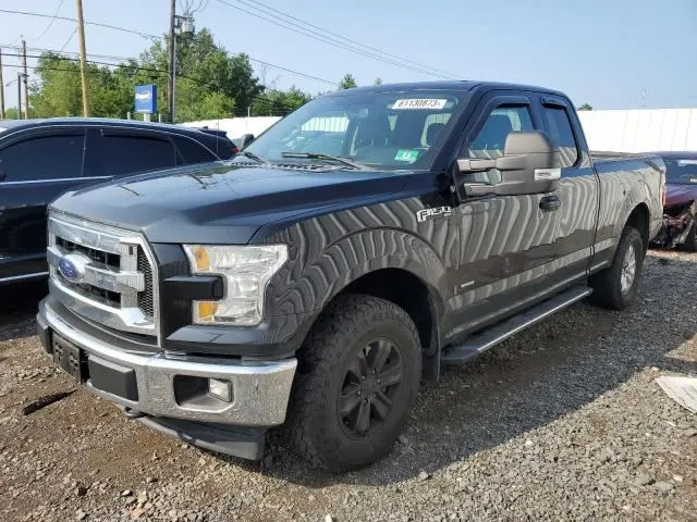 Ford F150 SUPER CAB