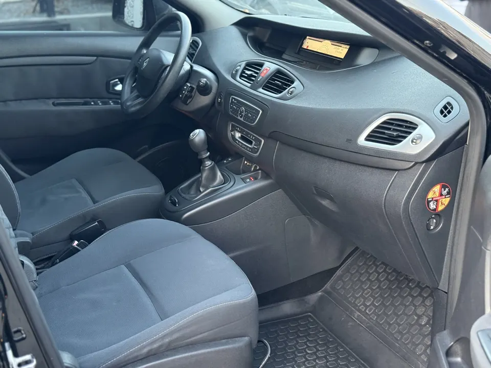 Renault Scenic — фото 4