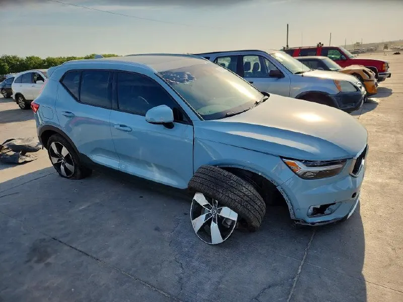 Volvo XC40 T5 MOMENTUM